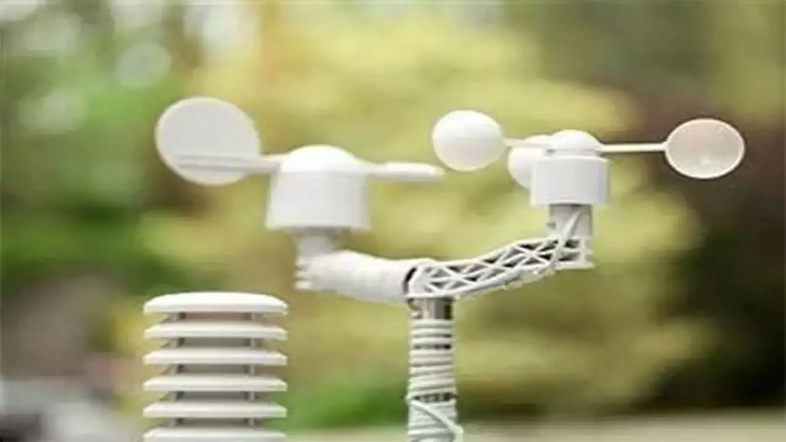 Technology in Weather Forecasting How Modern Innovations Improve Accuracy.